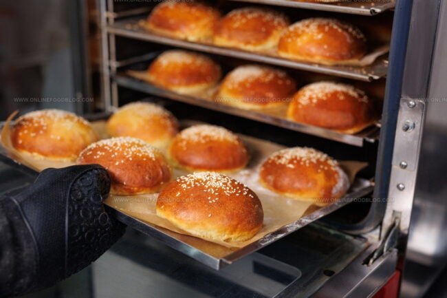 What Types of Flour Are Used Most in Making Bread in America?